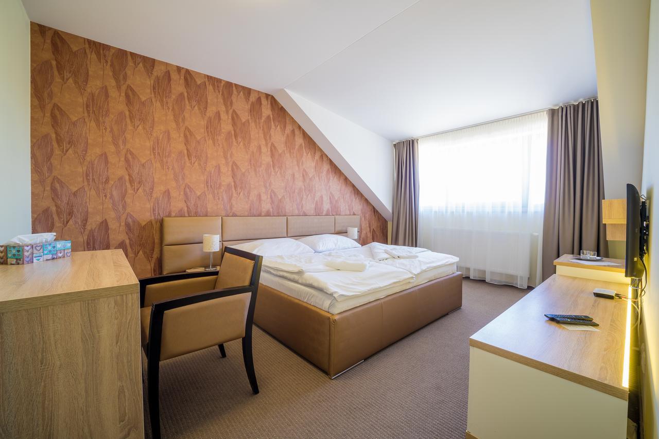 Penzion Precedens Trebisov Extérieur photo